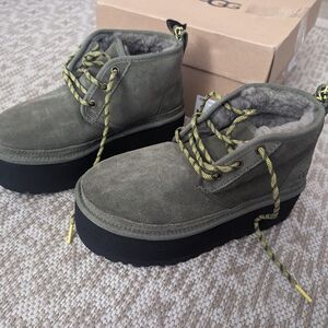 Neumel Heritage Platform Uggs in Olive Green